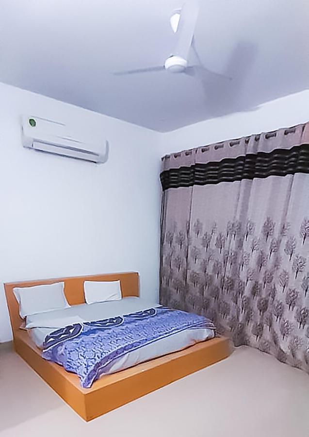 Roomshala 110 Hotel Mulaqaat - Shiv Nadar University Dadri Exterior photo
